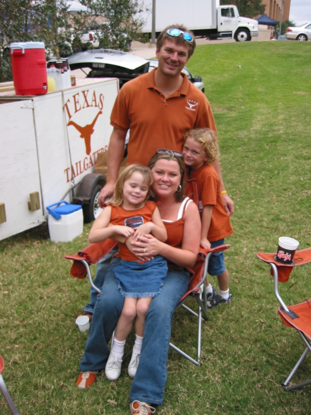 2005/11 November/Tailgate Party Kansas/640x480_IMG_2445.JPG